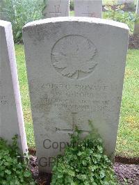 Etaples Military Cemetery - Robb, W C